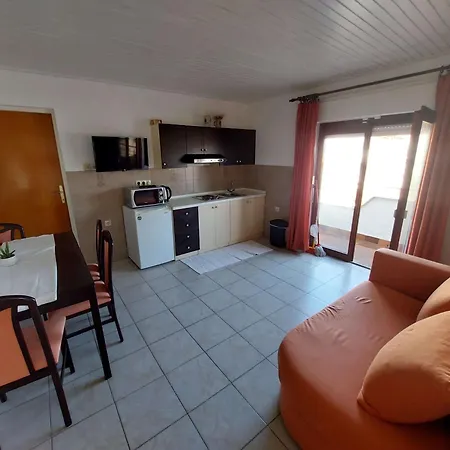 Guest house And With Parking Space Banjol, Rab - 23468