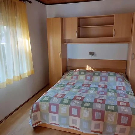 Guest house And With Parking Space Banjol, Rab - 23468 Rab Town