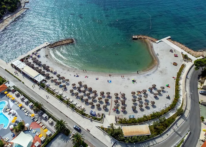 Pensjonat And With Parking Space Banjol, Rab - 23468